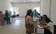 Segundo turno da consulta para reitor da Ufal movimenta o campus