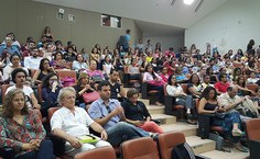 Auditório da Reitoria ficou lotados de bolsistas e professores