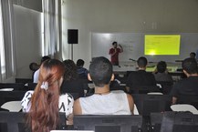 Pesquisadores e alunos debatem o tema do evento