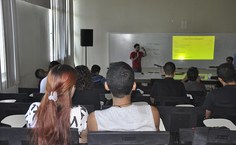 Pesquisadores e alunos debatem o tema do evento