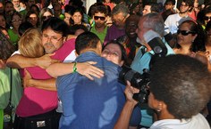 Após apuração, candidatos das Chapas 1 e 2 se cumprimentaram formalmente