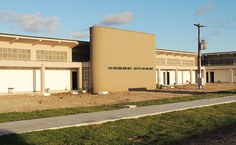 Bloco de Salas de Aula 2 atualmente é utilizado pelos cursos de Ciêncoas Sociais, Filosofia e Química Industrial