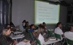 Palestra foi realizada na Esenfar com abordagem sobre o tema