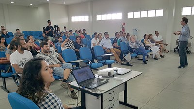 Paul Jepson, de Oxford, participa de debate com pesquisadores na Ufal