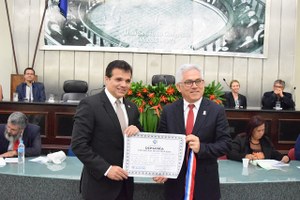 Reitor Eurico Lôbo recebe Título de Cidadão Honorário de Alagoas