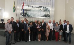 Amigos, servidores da Ufal e familiares prestigiaram a solenidade em ao reitor Eurico Lôbo