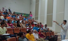Alunos do Paesp e Paesp Jr. participaram da palestra com o professor Zeno