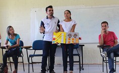 Cícera Oliveira e Affonso Tavares apresentaram Livro Sensorial adaptado