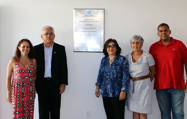 Nélia Callado, Eurico Lôbo, Ruth Vasconcelos, Sílvia Cardeal e Carlos Henrique Calixto em descerramento de placa da RUA