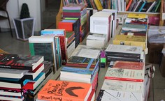 Além das obras de editoras que já participam dos feirões, este ano estão participando também as editoras Alfaguara, 34 e Belas Letras