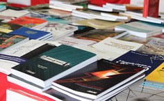 Nesta edição, estão disponíveis para venda, aproximadamente, dez mil títulos