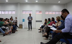 André Albuquerque, membro do DCE, apresenta lista carta de reivindicações dos estudantes