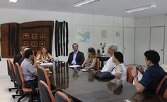 Reitora Valéria Correia dá as boas-vindas a professora empossada