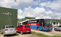 Ônibus de coleta do Hemoal estacionou na Famed na última quinta-feira