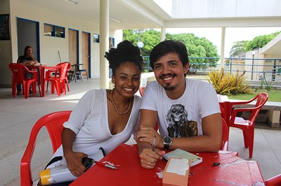 Larissa Lima e Rafael Fernandes, alunos de Psicologia