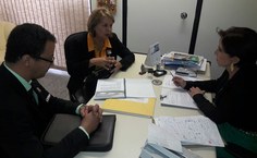 Os gestores com a assessora do senador Fernando Collor, Marise Goulart