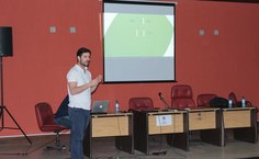 O pesquisador australiano David Bishop durante evento da Ufal que contou com a participação do Comfor