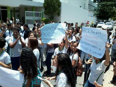 Estudantes em protesto no Ifal