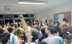 Além do gabinete da Reitoria, os campi de Delmiro Gouveia, Arapiraca e a Unidade de Palmeira dos Índios encontram se ocupados