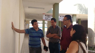 Vice-reitor e comitiva em visita à unidade