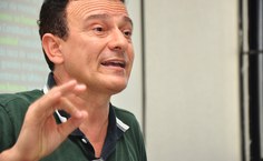 Professor José Menezes Gomes.