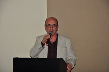Professor Flávio Sacco durante a palestra de abertura