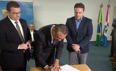 Vice reitor assina termo de parceria para o Caiite