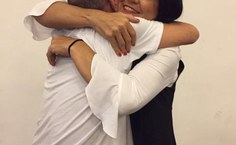 A atriz Adriana Manólia com o diretor Glauber Teixeira