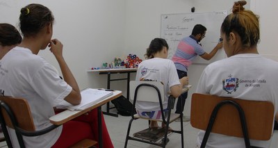 Os socioeducandos têm aulas com conteúdos específicos para o exame, que será aplicado nos dias 6 e 7 de dezembro