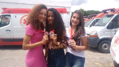 Alunas premiadas no concurso de redação