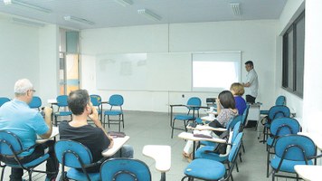 Idiomas sem Fronteiras é tema de mesa-redonda no Caiite 2016