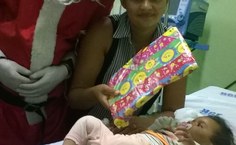 Crianças receberam visita do Papai Noel