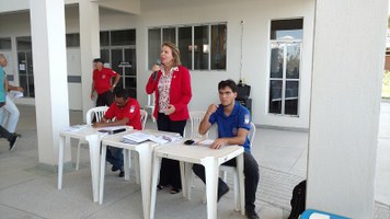 Reitora participa da assembleia dos técnicos administrativos em greve