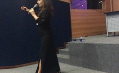 Palestra de abertura da professora Simoni Meneghetti, do IQB