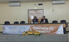 Vice reitor participa de mesa redonda