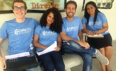 De camisa azul e espalhados pelo Campus, os voluntários estão solícitos, dispostos a ajudar, orientar, dar uma informação, ou servir de apoio na organização
