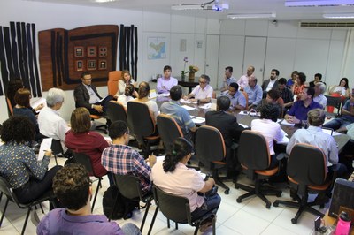 Gestão apresenta matriz orçamentária em reunião com diretores de unidades