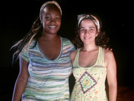 Grupo de teatro conta histórias do Brasil que não estão nos livros