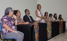 Reitora valéria Correia com o vice José Vieira e as mulheres da gestão