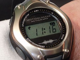 Pesquisa revela que pessoas demoram a dormir e têm sono irregular