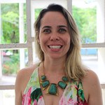 Pesquisadora apresenta mestrado sobre a Universidade Aberta do Brasil
