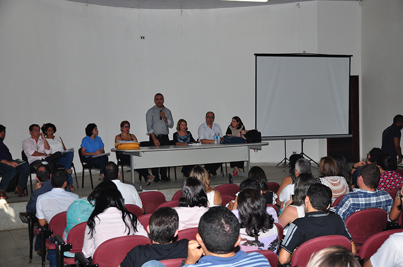 Alunos, técnicos e docentes se reuniram em Arapiraca para discutir as melhorias para o campus. Foto: Thiago Prado