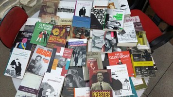 Edufal recebe novos títulos da editora Boitempo