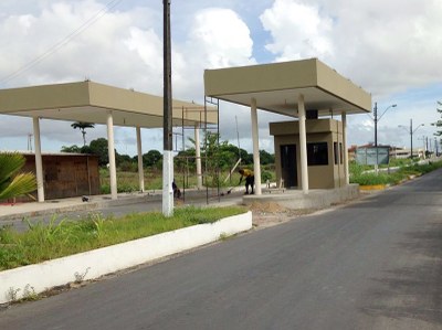 Guarita lateral em fase final de obras (Foto: Manuella Soares)