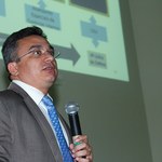 Membros do Consuni conferem relatórios da CGU sobre a Ufal