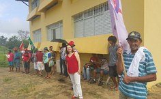 Pró reitora estudantil, Analice Dantas, acompanhando as atividades na residência universitaria