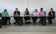 Palestra da professora Michelle Reis de Macedo apresentou semelhanças entre Governos