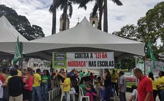 Professores da Ufal participam de manifestação contra Lei Escola Livre