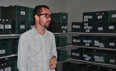 Professor João Messias apresenta o banco de sementes