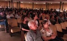 Plateia concentradísssima durante o concerto